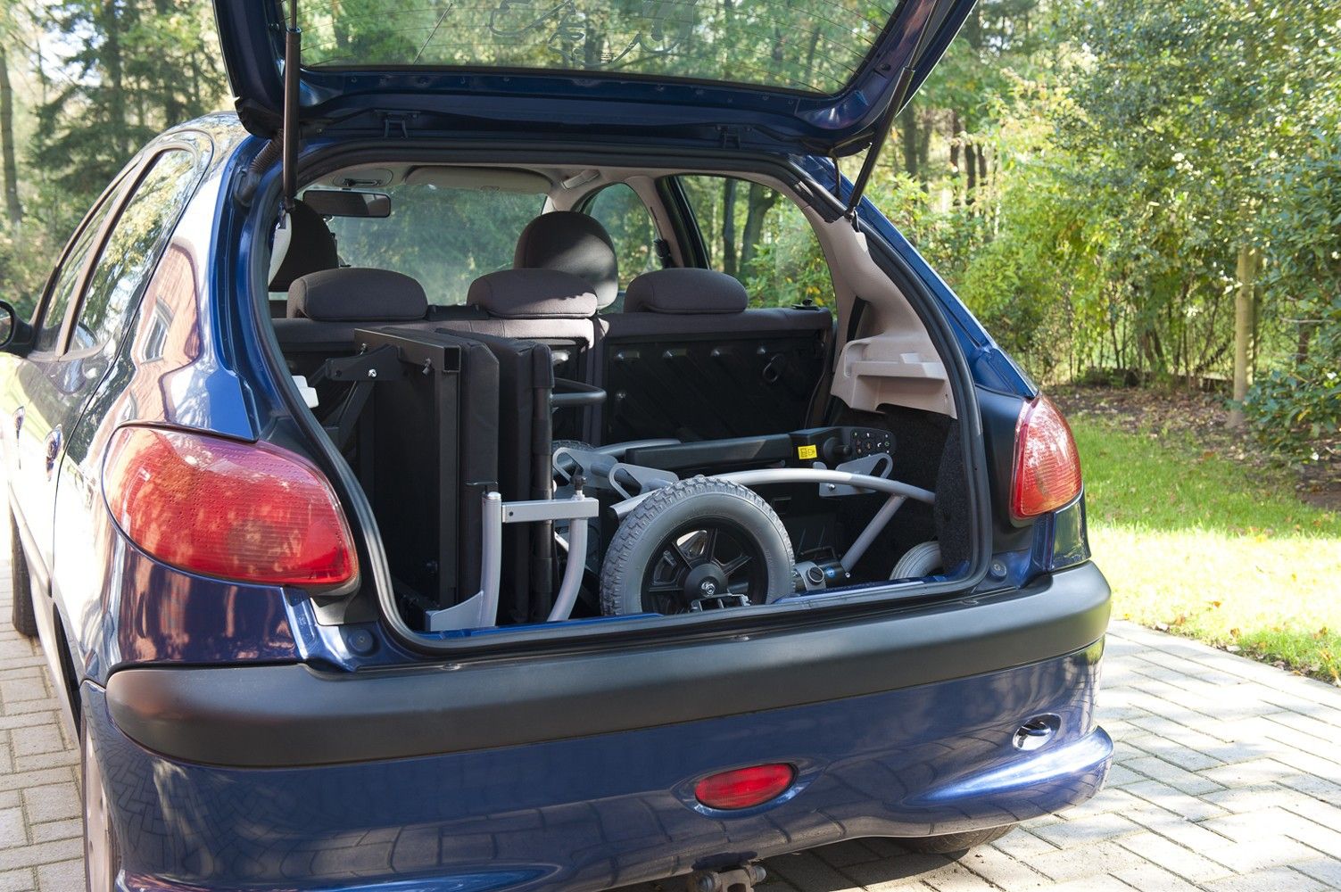 Кресло-коляска инвалидная с электроприводом Navix Vermeiren купить в OrtoMir24